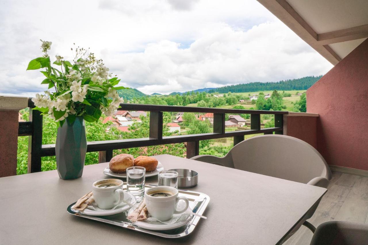 Hotel Eden Garden Spa คัมพูลุง โมลโดเวเนสค์ ภายนอก รูปภาพ